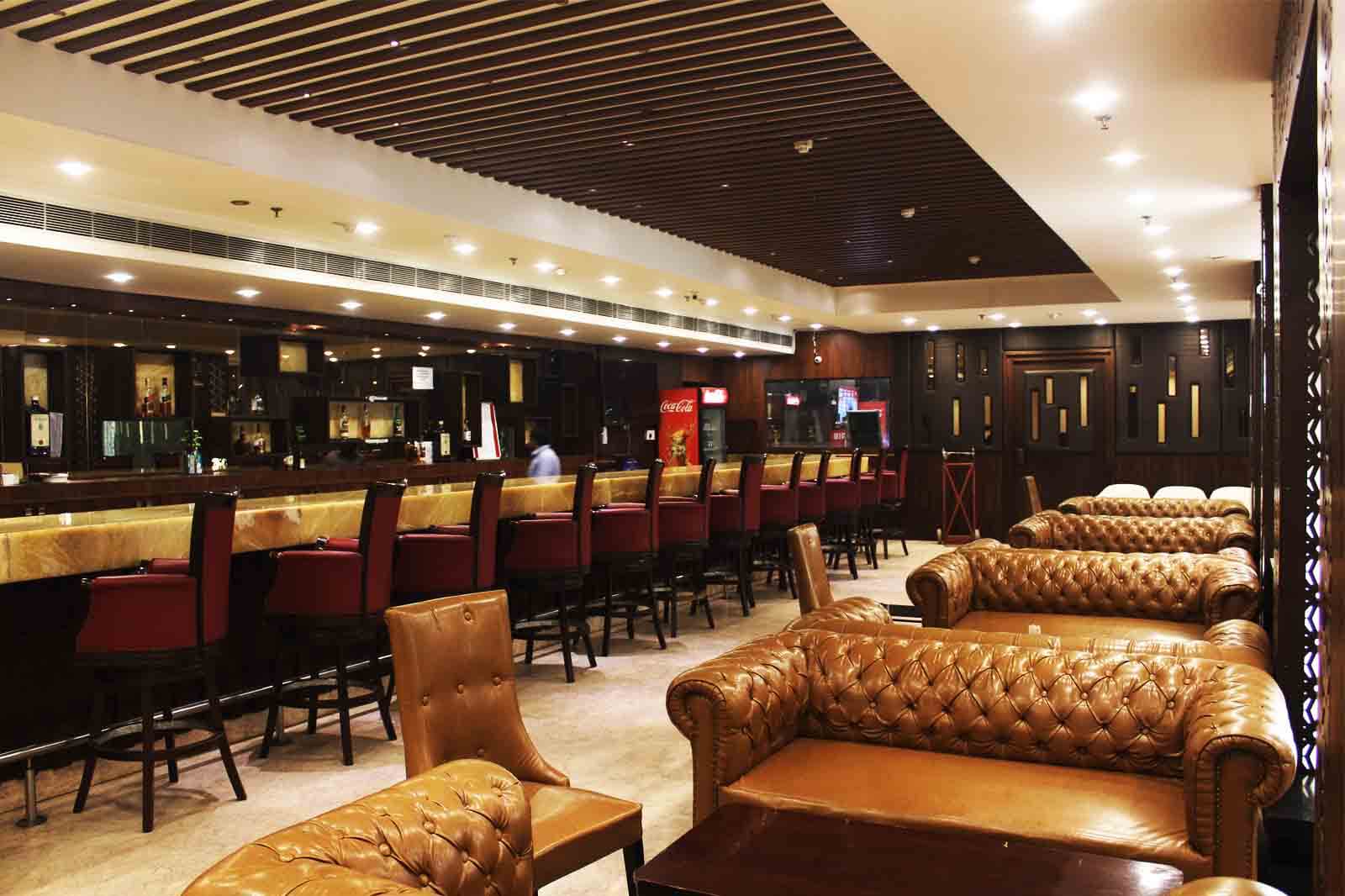 Pete's Dueling Piano Bar and nightlife in the Old 6th area of Austin